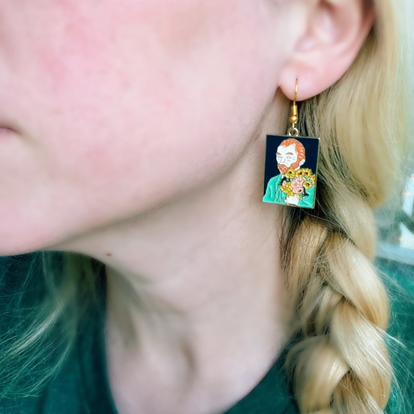🌻🎨 Van Gogh painting art museum summer fun retro theme earrings novelty - Picture 6 of 7